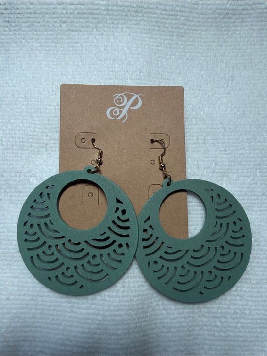 Plunder Jewelry - Plunder Sage Green Laser-Cut Circle Drop Earrings